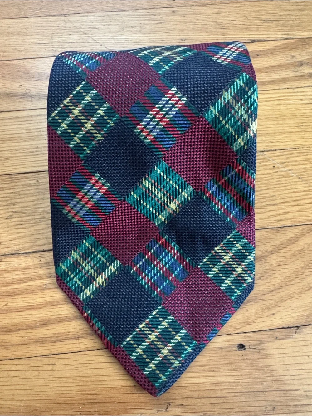 Banana Republic Plaid Tie in Burgundy, Green & Navy